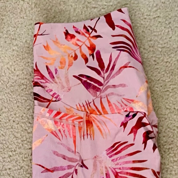 THREE SEASONS MATERNITY LEGGINGS - Picture 2 of 8